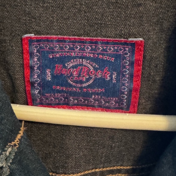 🎸 Vintage 90’s Hard Rock Cafe Denim Jacket – Never Worn! 🎸 - Picture 6 of 16